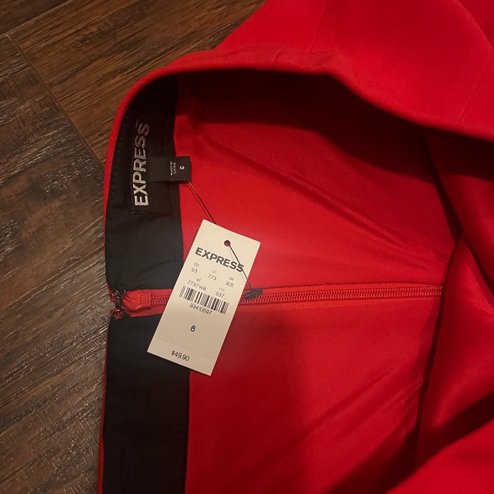 Express - Red - Mini Skirt - SZ 6 - NWT